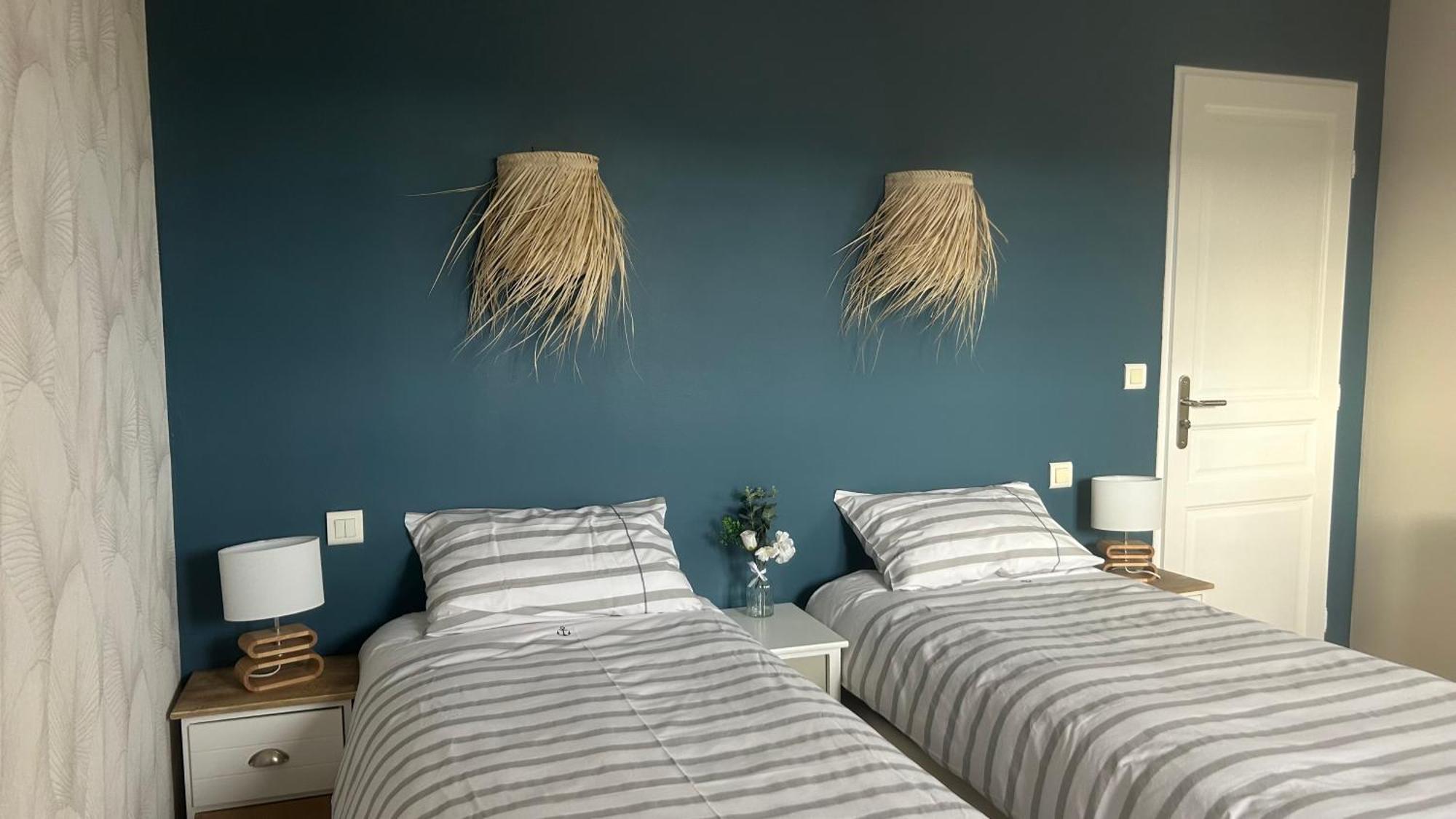 2 Hebergements - 10 Couchages - Parking, Piscine, Jacuzzi - Convivialite 로크부른수르알젠스 외부 사진